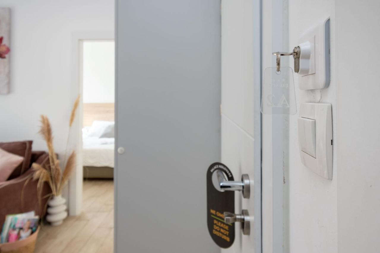Apartments Palace Kolovare ザダル エクステリア 写真