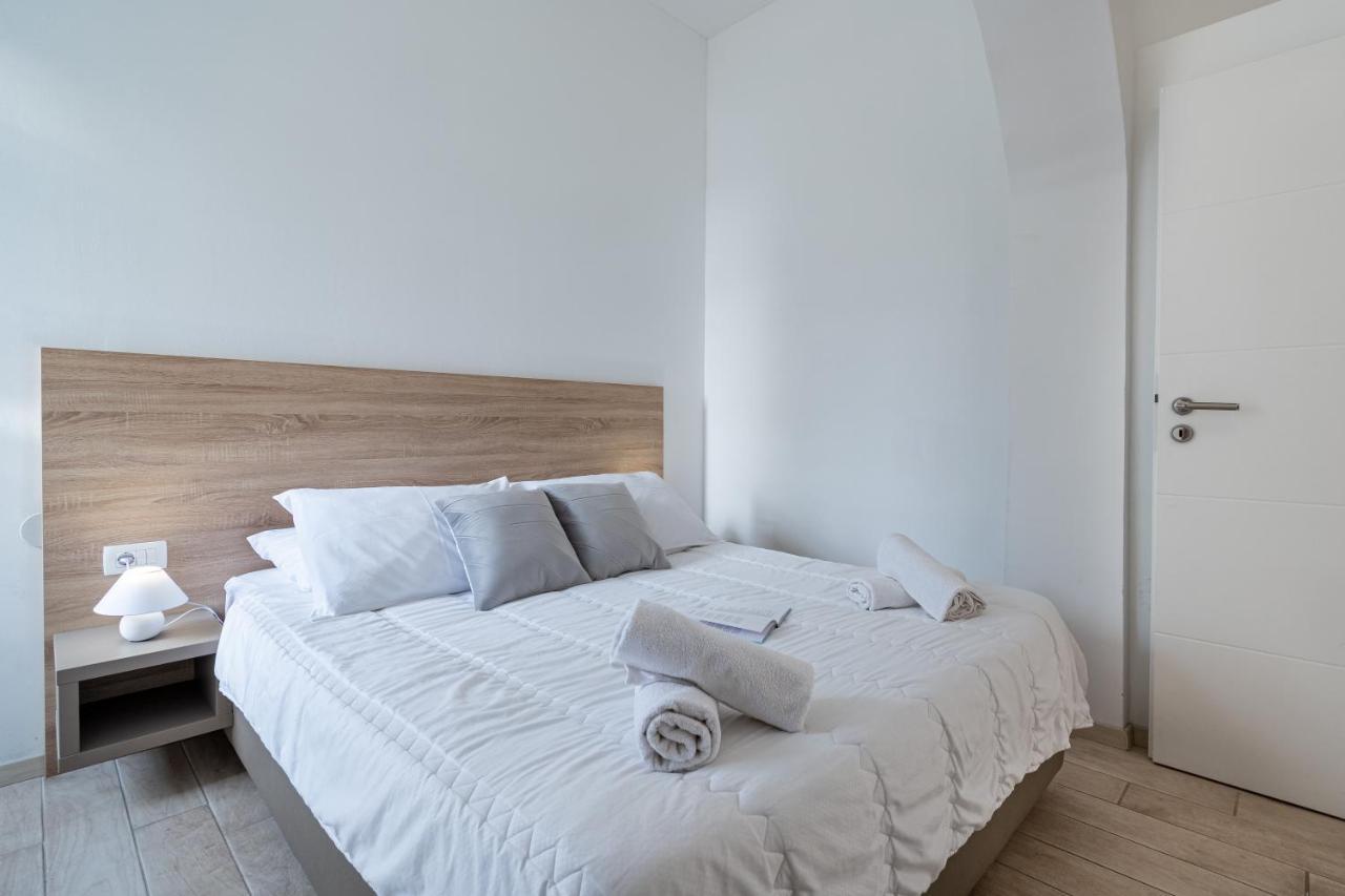Apartments Palace Kolovare ザダル エクステリア 写真