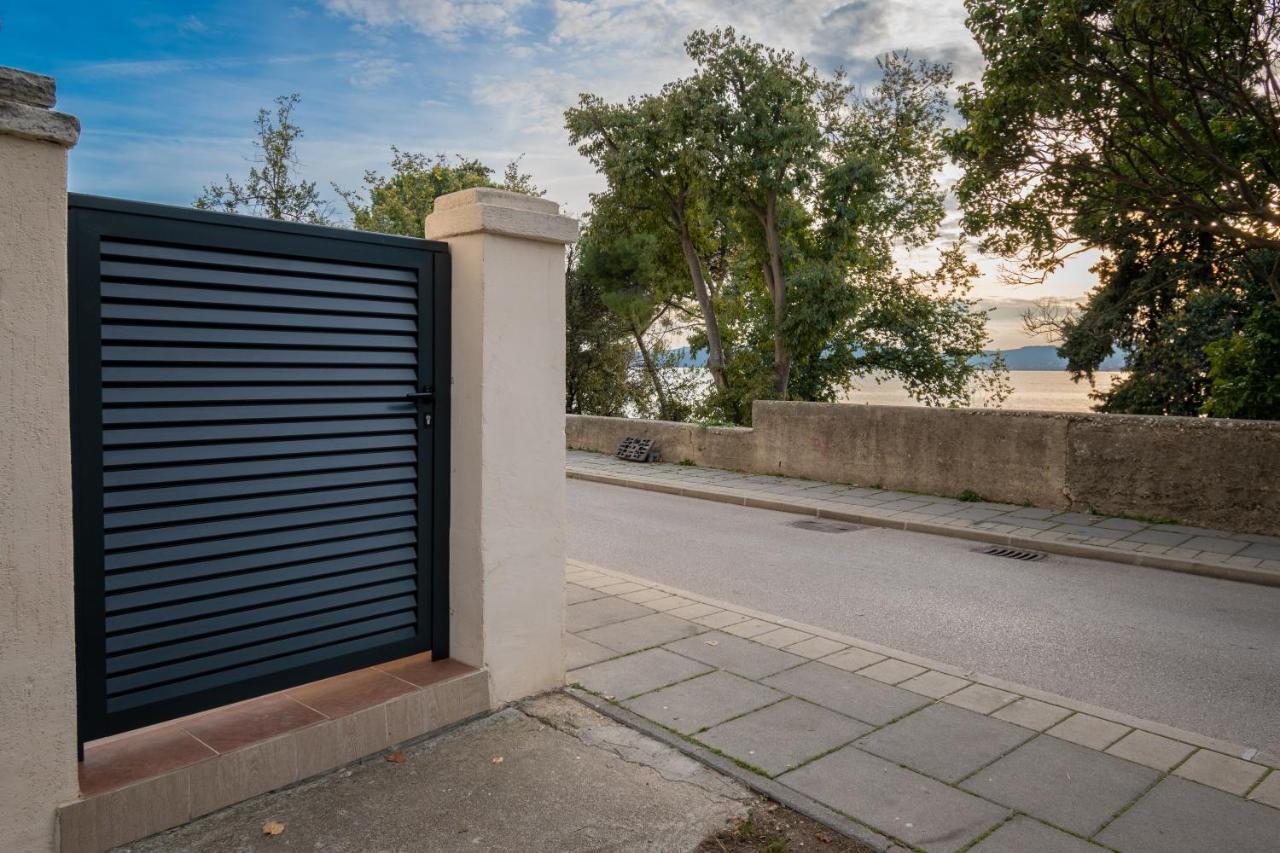 Apartments Palace Kolovare ザダル エクステリア 写真
